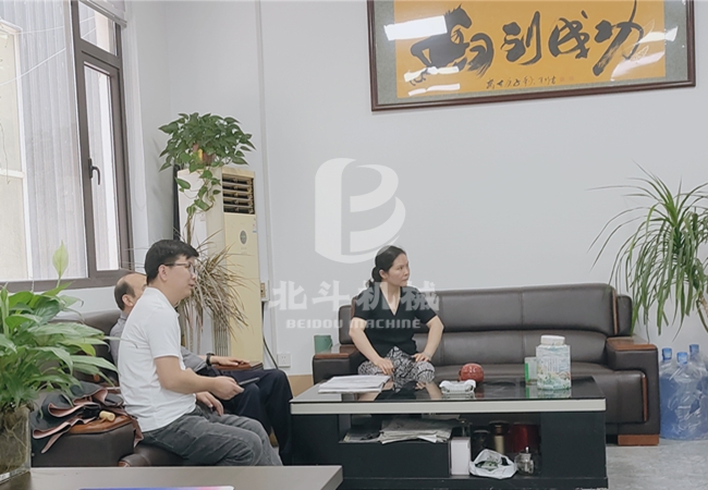 炎炎夏日——欢迎客户到访实地考察新型连续式91香蕉视频污污污污污污机