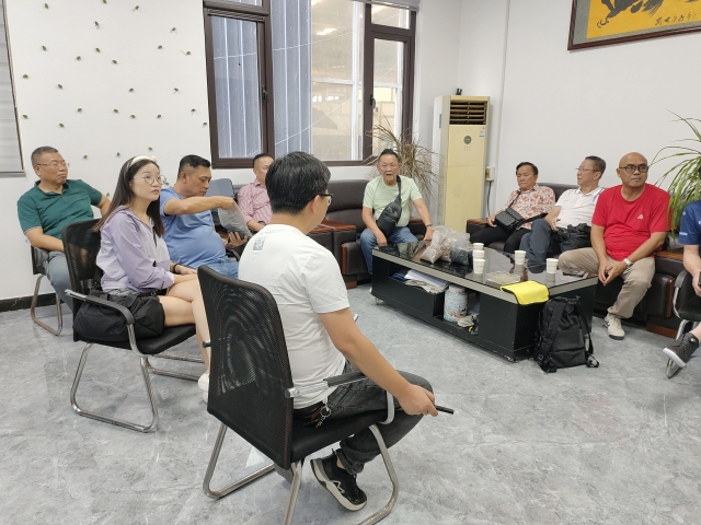 一场与客户关于连续式91香蕉视频污污污污污污机的技术交流会